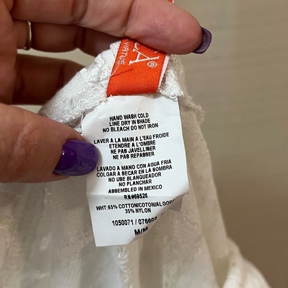 ⚫️ BOGO White Becca white beach pants with side slit size M - Picture 8 of 9